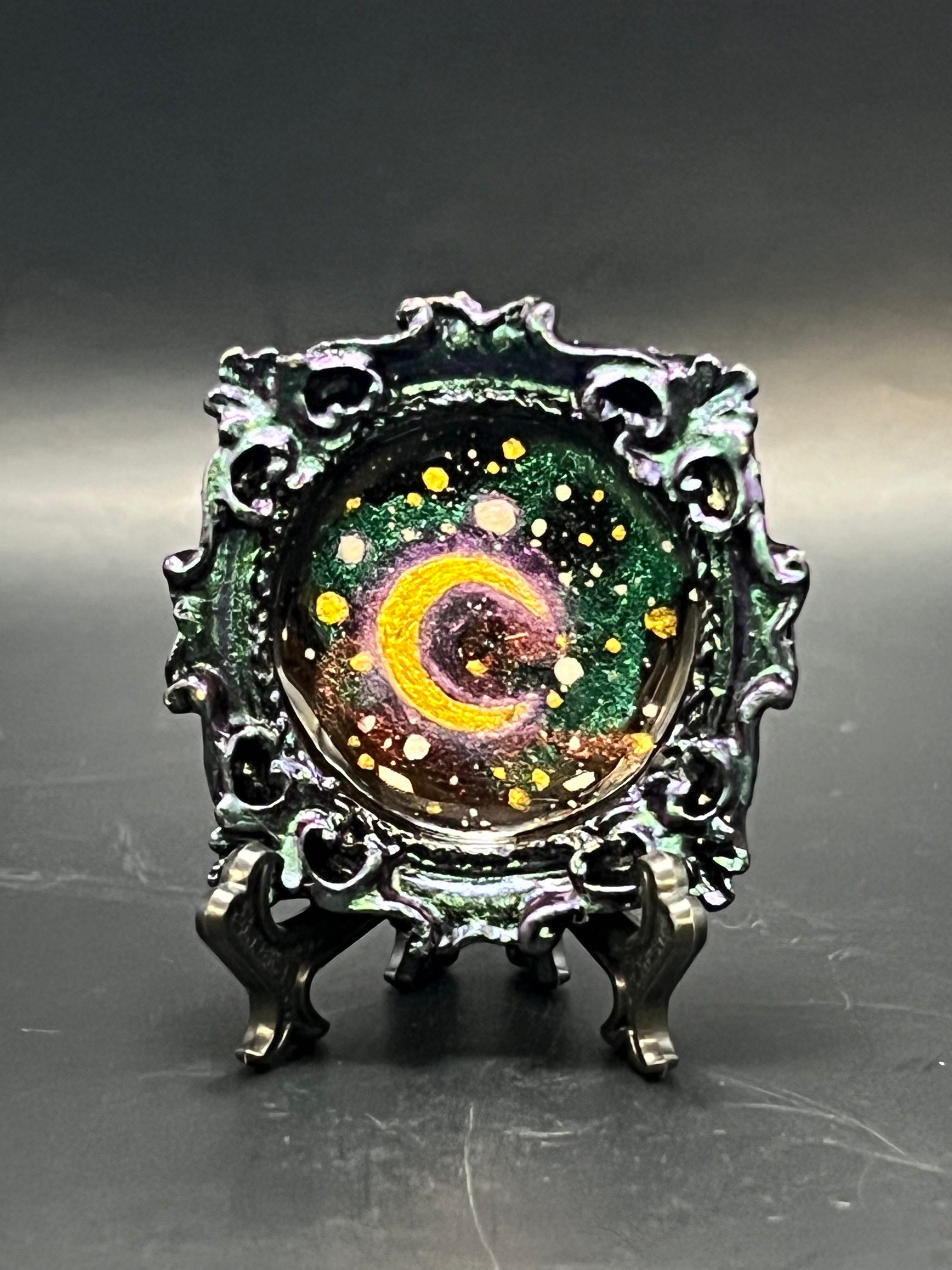 Clustered Crescent - Mini Painting